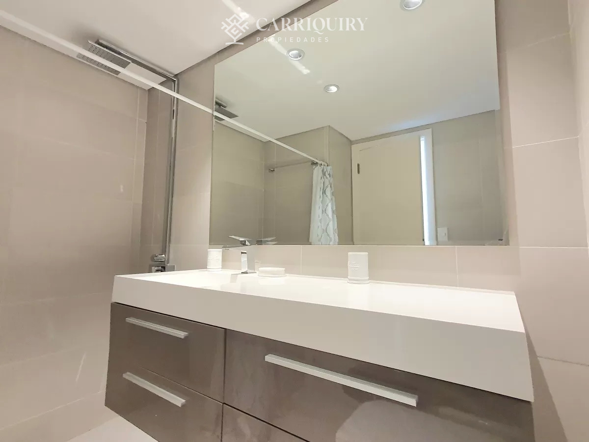 Apartamento ID.7950 - Departamento de 2 suites + depedencia en venta Frente al mar.