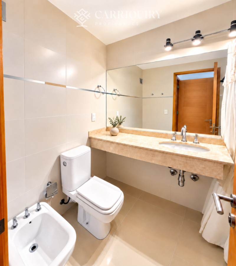 Apartamento ID.10705/Apartamento-en-Brava,-3-dormitorios- - Seasons Tower - Punta del Este, 2 dormitorios mas servicio