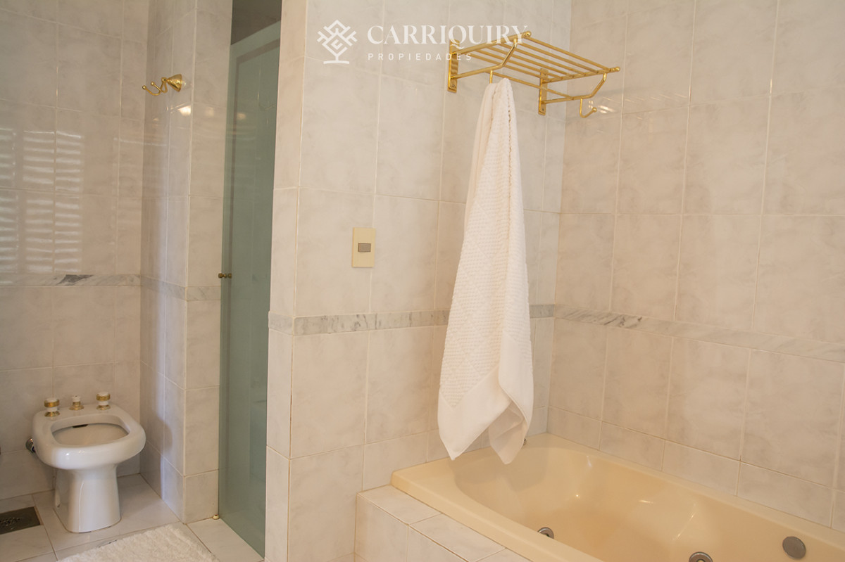 Apartamento ID.9583/Le-Parc - Apartamento de 4 dormitorios en Punta del Este frente al mar en Playa Brava