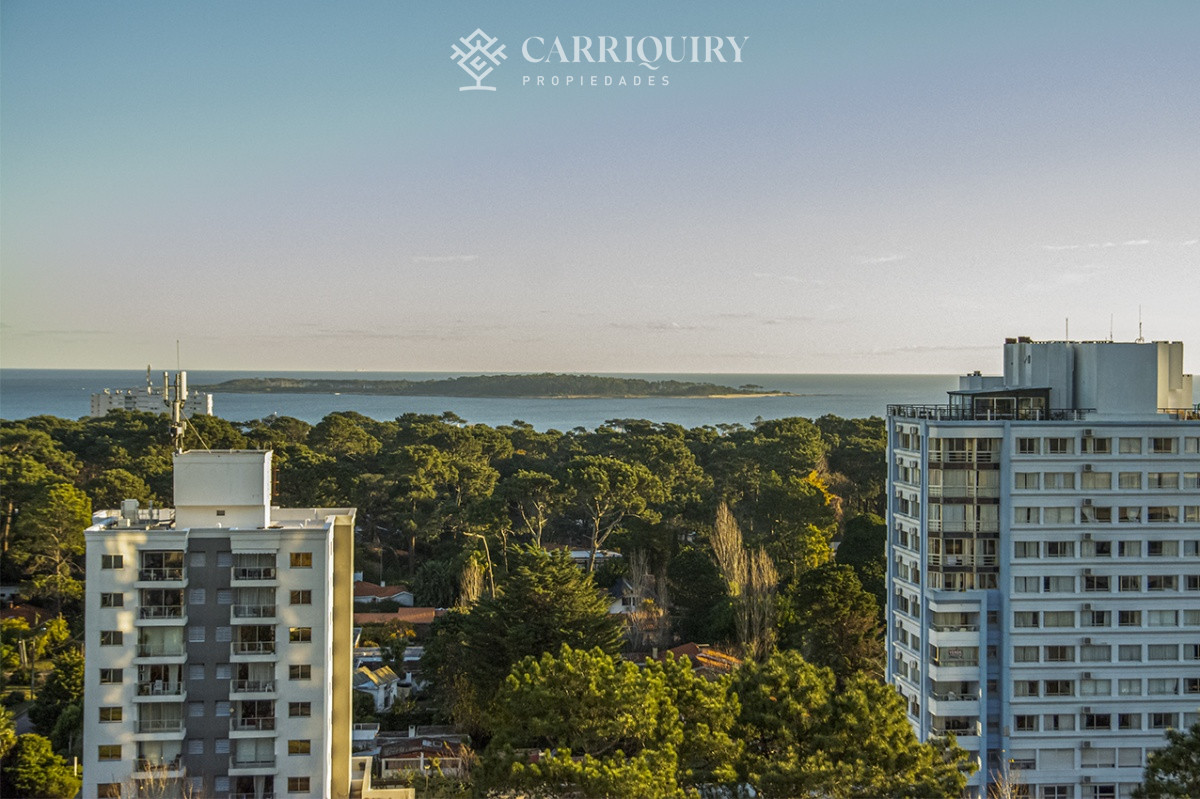 Apartamento ID.10295 - Apartamento en Roosevelt Center de 3 dormitorios mas dependencia 