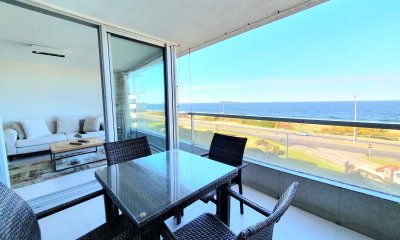 Departamento de 2 suites + depedencia en venta Frente al mar.