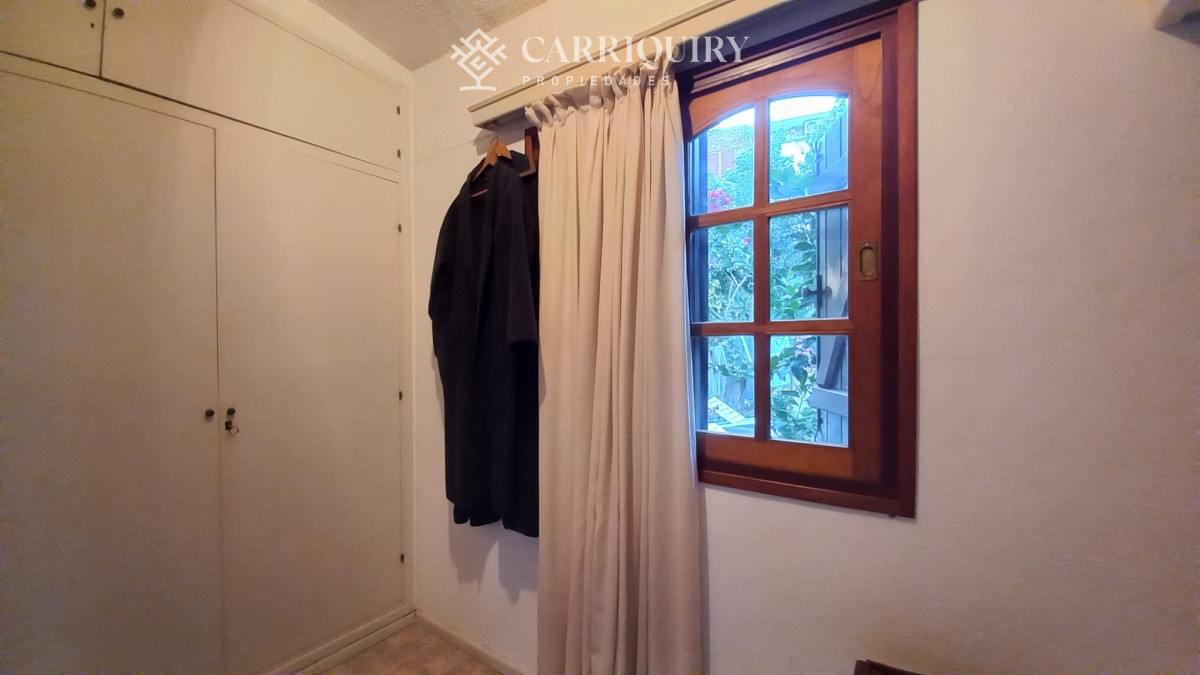 Casa ID.6747/Casa-en-venta-con-vista-al-mar - Vende casa de 3 dormitorios (incluye depp), en Parada 4 de Playa Mansa, Punta del Este 