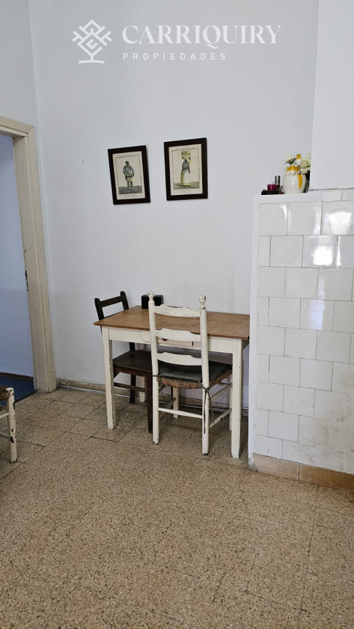 Casa ID.9600/Casa-en-Mansa,-5-dormitorios-ABIERTO-A-NEGOCIOS,-TOMA-TERRENO-O-APARTAMENTOS-.PUEDE-FINANCIAR-40-CON-INTERES - Importante residencia frente al mar en venta.