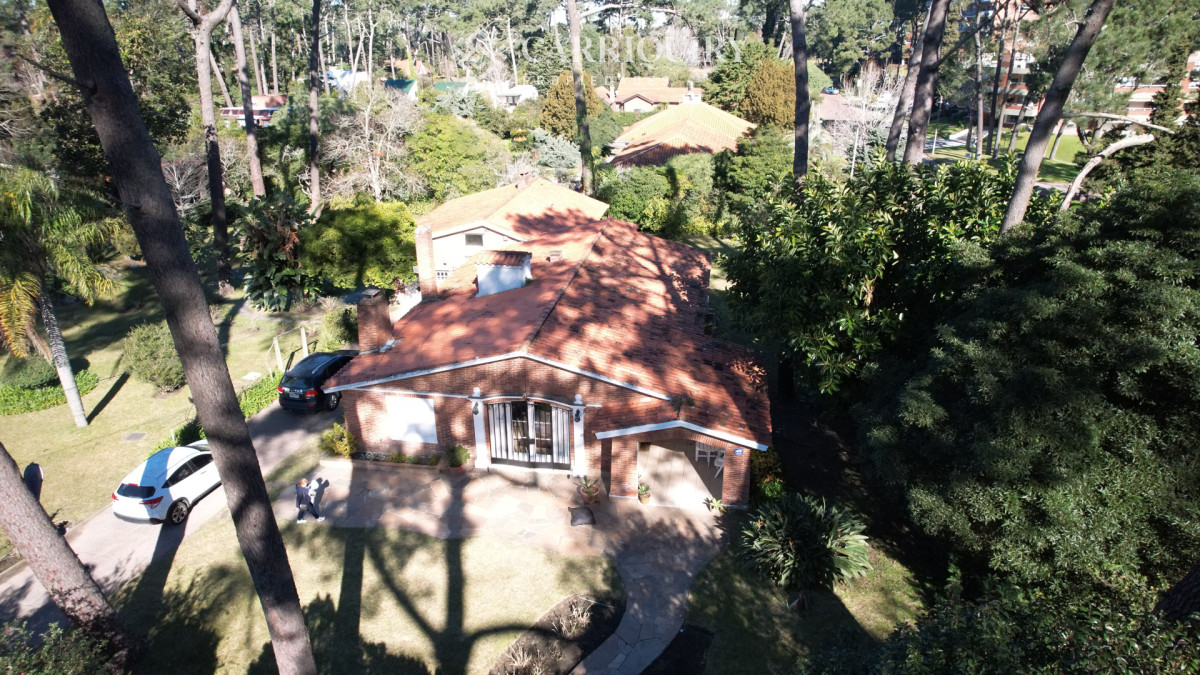 Casa ID.5801/Hermosa-casa-en-venta-de-2-dormitorios. - Casa en playa mansa.