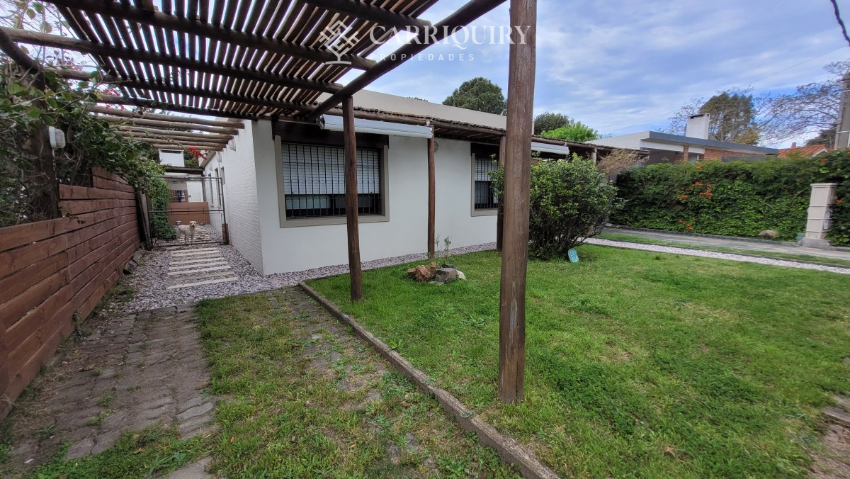 Casa ID.9694 - Casa de 3 dormitorios en Barrio Cantegril en venta, excelente ubicación 