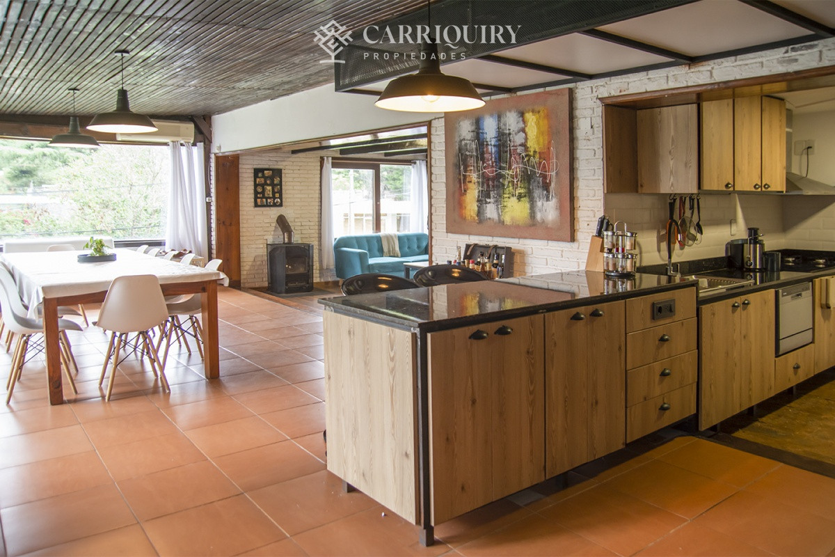 Casa ID.7689 - Hermosa casa de solida construcción, en San Rafael.