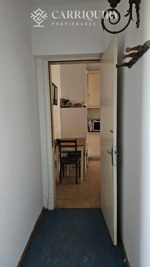 Casa ID.9600/Casa-en-Mansa,-5-dormitorios-ABIERTO-A-NEGOCIOS,-TOMA-TERRENO-O-APARTAMENTOS-.PUEDE-FINANCIAR-40-CON-INTERES - Importante residencia frente al mar en venta.