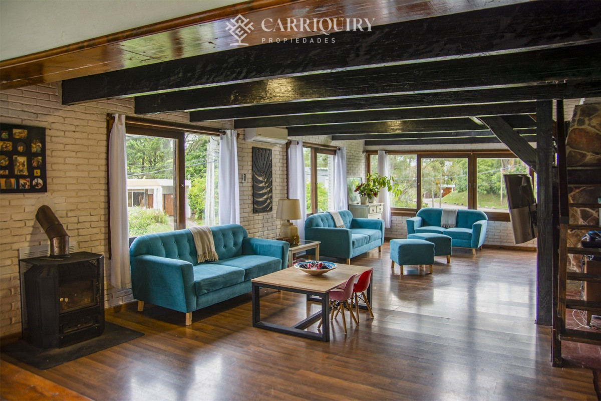 Casa ID.7689 - Hermosa casa de solida construcción, en San Rafael.