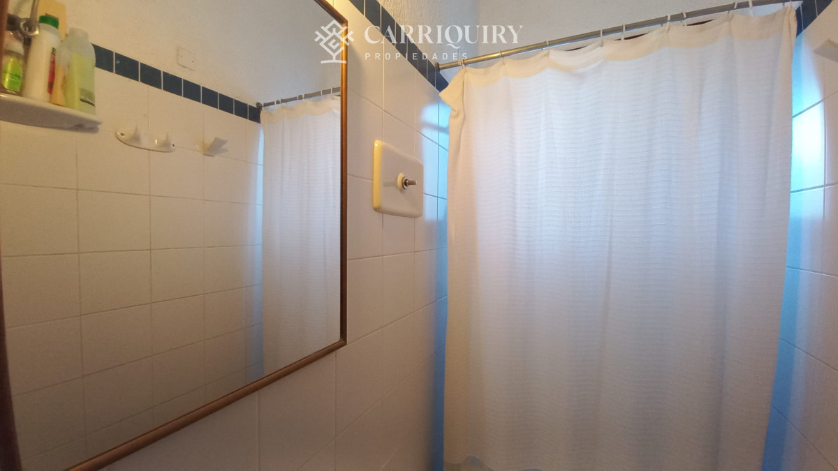 Casa ID.6747/Casa-en-venta-con-vista-al-mar - Vende casa de 3 dormitorios (incluye depp), en Parada 4 de Playa Mansa, Punta del Este 