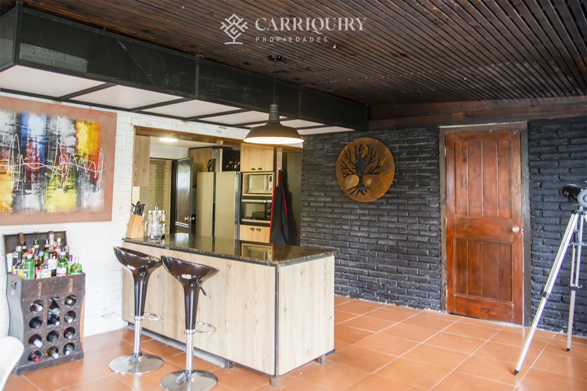 Casa ID.7689 - Hermosa casa de solida construcción, en San Rafael.