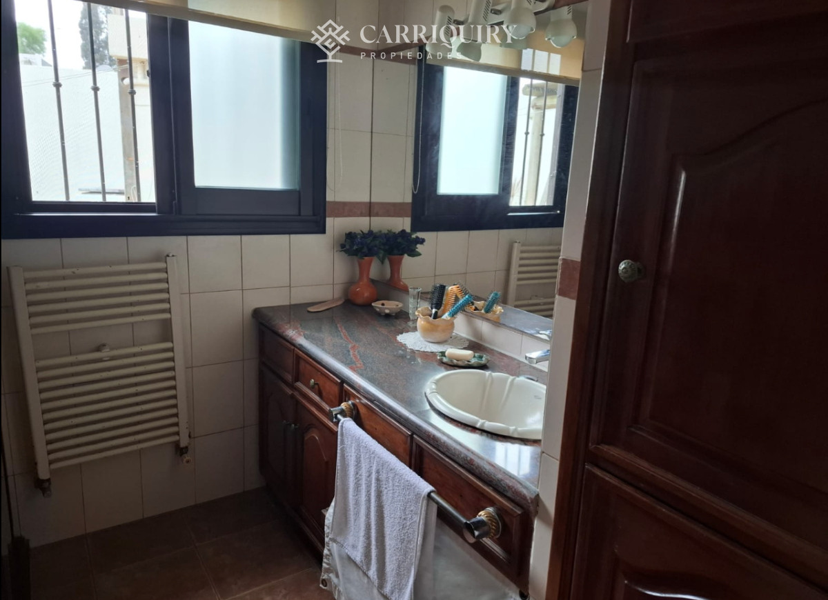 Casa ID.9694 - Casa de 3 dormitorios en Barrio Cantegril en venta, excelente ubicación 