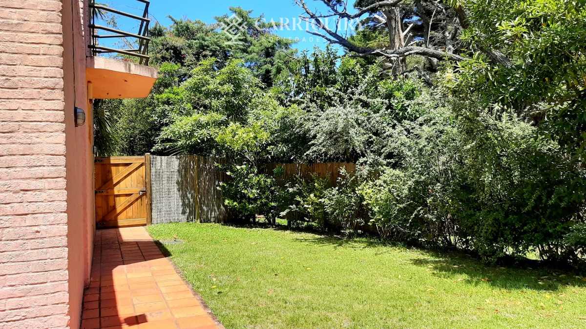 Casa ID.6862 - Departamento de 4 dormitorios en venta en Playa Brava