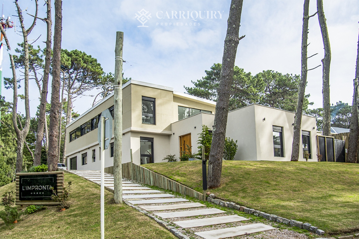 Casa ID.7974 - Casa ideal de 4 dormitorios en suite en San Rafael Punta del Este.