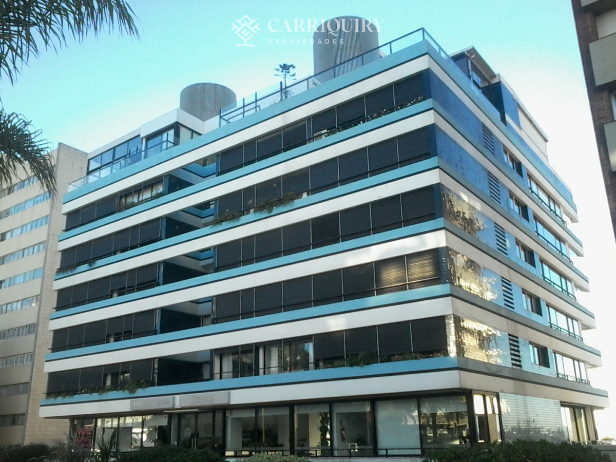 Apartamento ID.10062/ALQUILER-TEMPORARIO-Y-VENTA-APARTAMENTO-3-DORMITORIOS - Espectcular departamento en venta frente al puerto 3 dormitorios