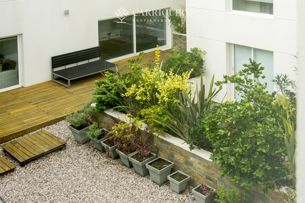Apartamento ID.6488 - Vende apartamento. Edificio Bonaire. 3 dormitorios con servicios. Brava, Peninsula, Punta del Este