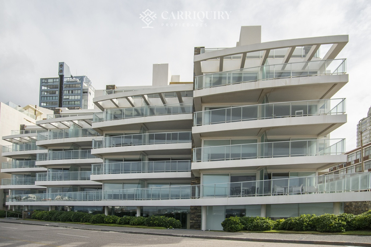 Apartamento ID.6488 - Vende apartamento. Edificio Bonaire. 3 dormitorios con servicios. Brava, Peninsula, Punta del Este