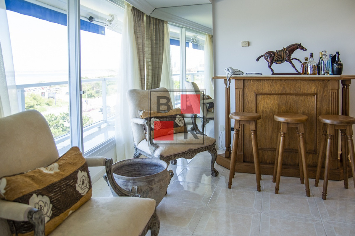 Apartamento ID.434 - VENTA. Espectacular Departamento  con vista al mar, primera fila