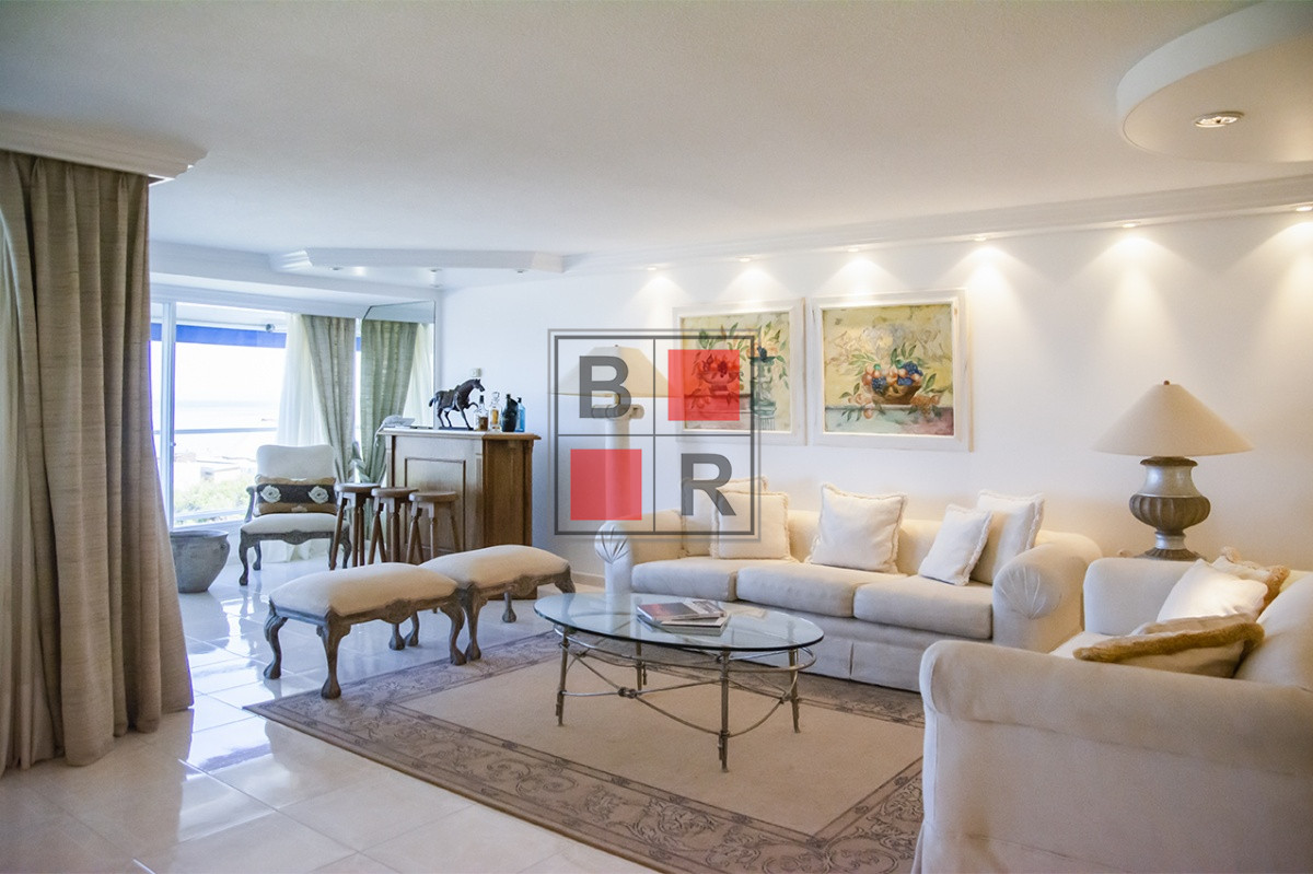 Apartamento ID.434 - VENTA. Espectacular Departamento  con vista al mar, primera fila