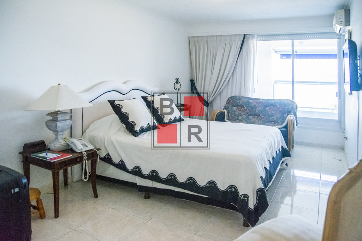 Apartamento ID.434 - VENTA. Espectacular Departamento  con vista al mar, primera fila