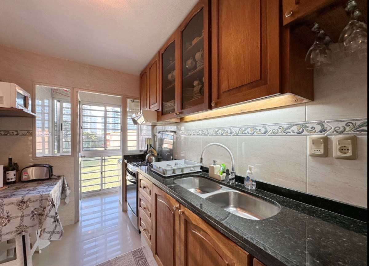 Apartamento ID.2385 - Vende Apartamento frente al mar en Brava, Punta del Este de 2 dormitorios.