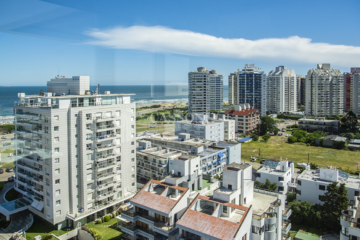 Apartamento ID.4949 - Apartamento en Venta de 3 dormitorios en Playa Brava , Punta del este 