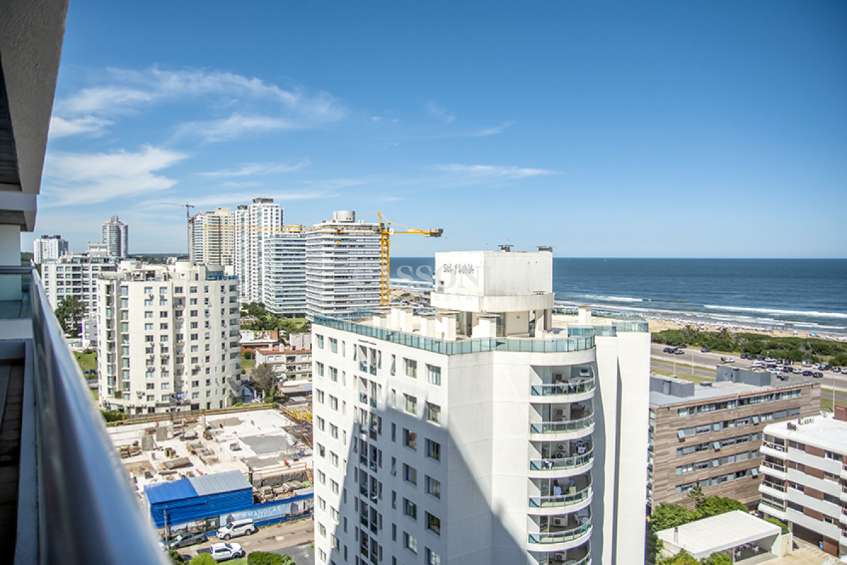 Apartamento ID.4949 - Apartamento en Venta de 3 dormitorios en Playa Brava , Punta del este 