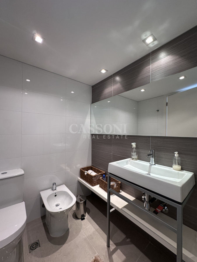 Apartamento ID.4950 - Vende departamento en Torre ONE, Punta del Este