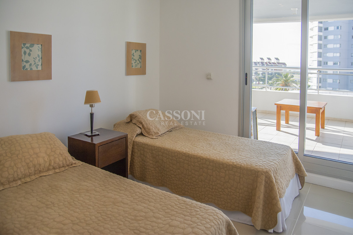 Apartamento ID.2090 - Excelente departamento en venta, 3 dormitroios. Punta del Este