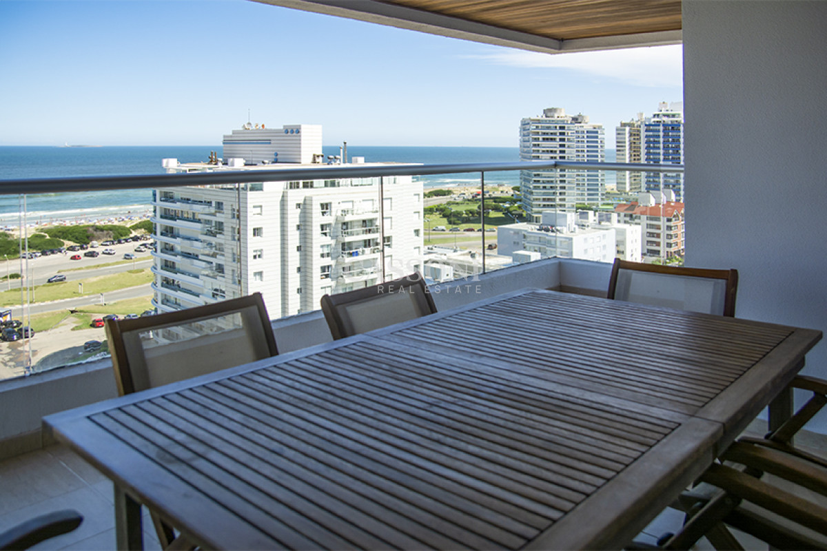 Apartamento ID.4949 - Apartamento en Venta de 3 dormitorios en Playa Brava , Punta del este 