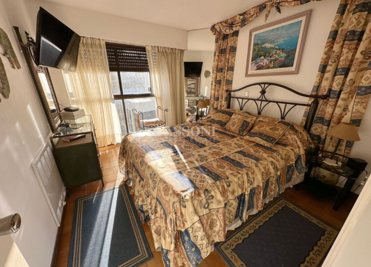 Apartamento ID.2385 - Vende Apartamento frente al mar en Brava, Punta del Este de 2 dormitorios.