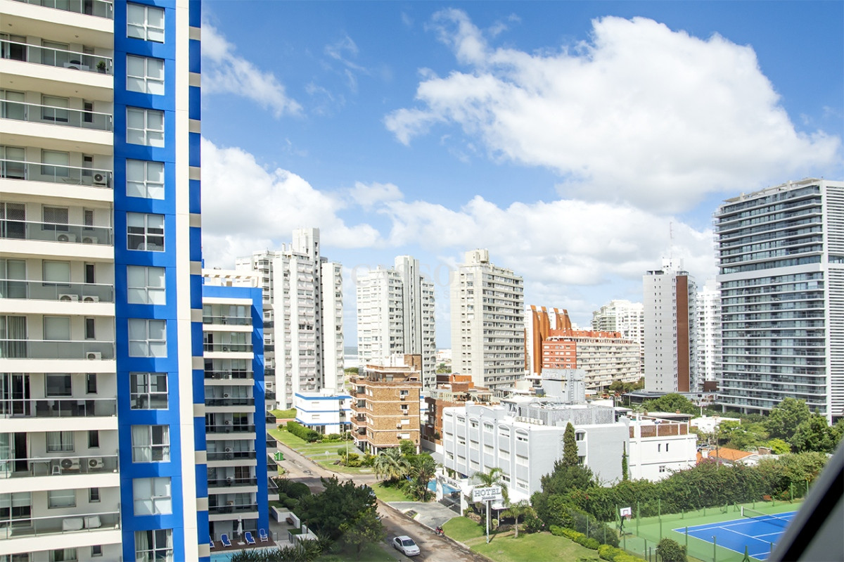 Apartamento ID.2028 - Apartamento en venta de 3 dormitorios en Forest Tower , Punta del este 