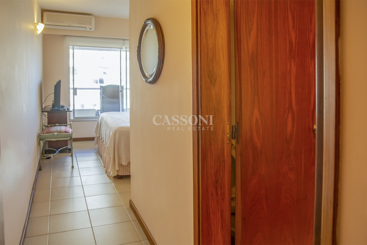Apartamento ID.1749 - Departamento de 2 dormitorios en venta con vista al Puerto, Espigon gorlero