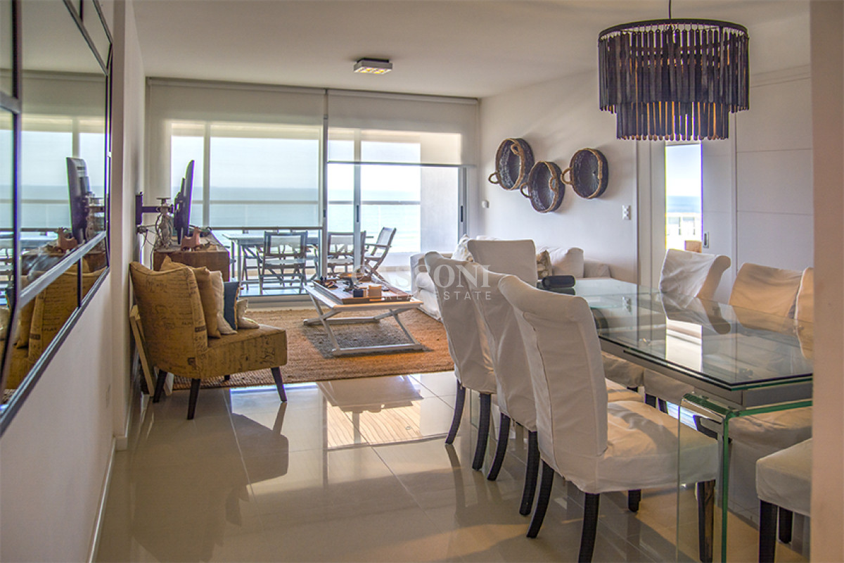 Apartamento ID.4949 - Apartamento en Venta de 3 dormitorios en Playa Brava , Punta del este 