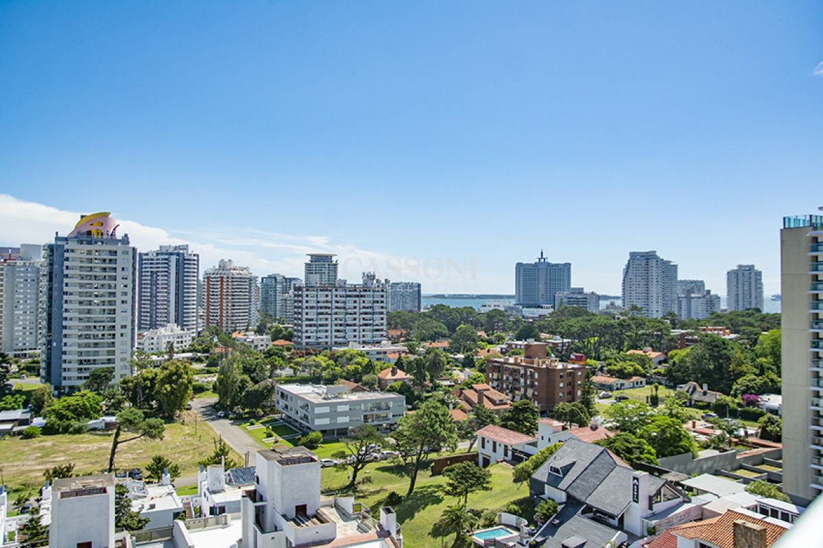 Apartamento ID.4949 - Apartamento en Venta de 3 dormitorios en Playa Brava , Punta del este 
