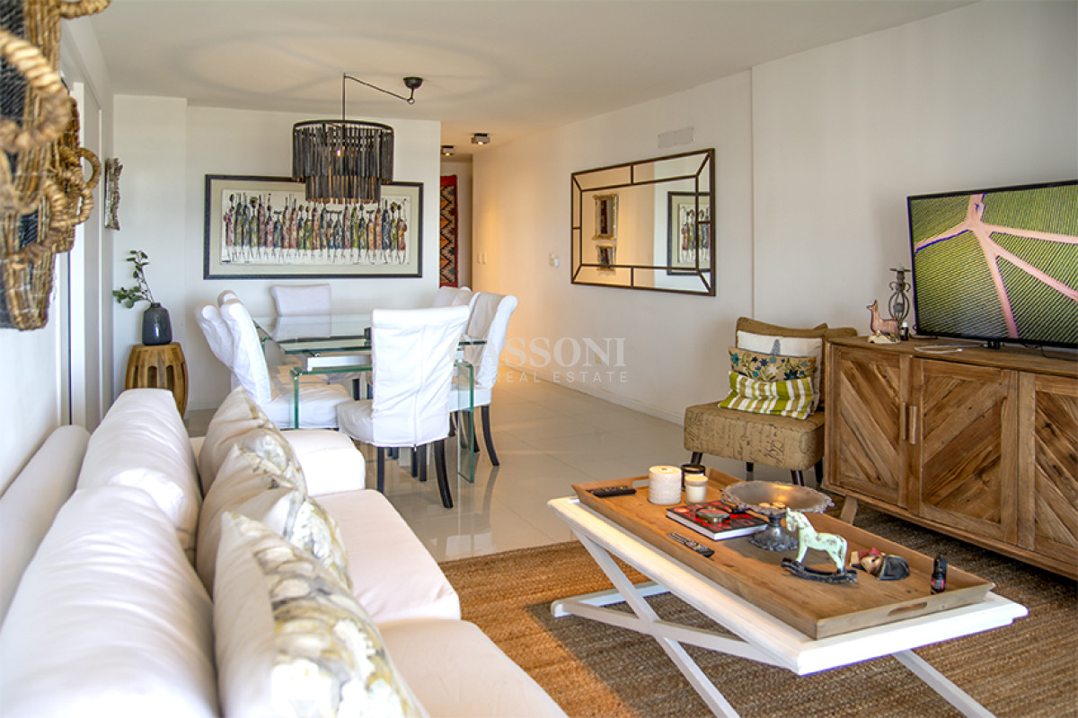 Apartamento ID.4949 - Apartamento en Venta de 3 dormitorios en Playa Brava , Punta del este 