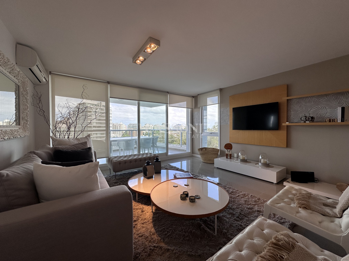 Apartamento ID.4950 - Vende departamento en Torre ONE, Punta del Este