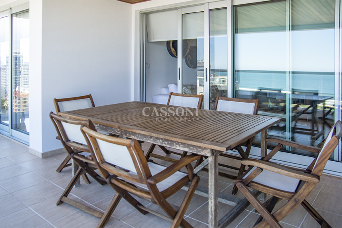 Apartamento ID.4949 - Apartamento en Venta de 3 dormitorios en Playa Brava , Punta del este 