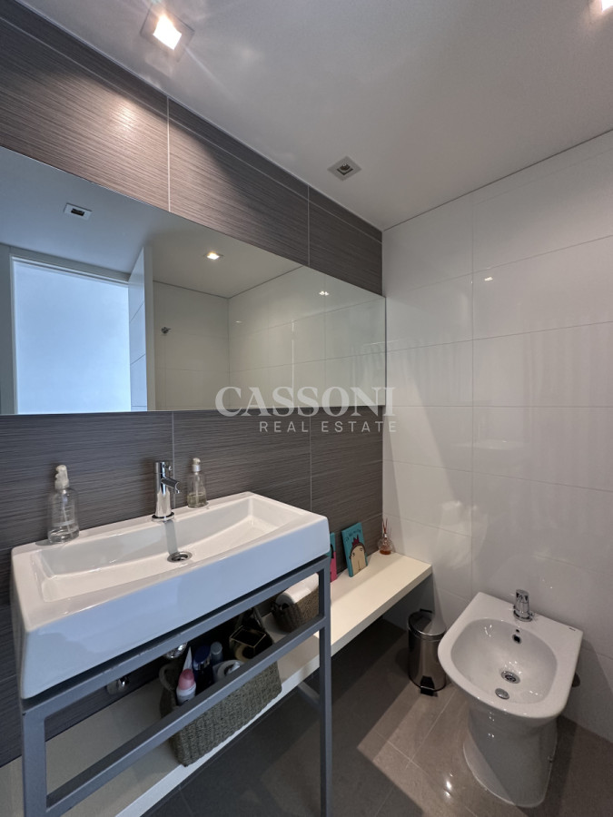 Apartamento ID.4950 - Vende departamento en Torre ONE, Punta del Este