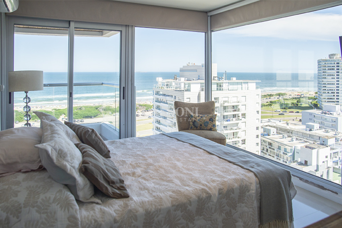 Apartamento ID.4949 - Apartamento en Venta de 3 dormitorios en Playa Brava , Punta del este 