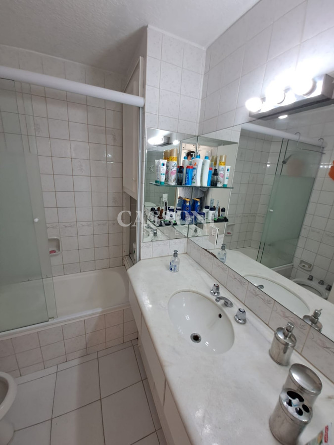 Apartamento ID.2380 - Apartamento en Venta de 1 dormitorio con Parrillero en Península , Punta del este 