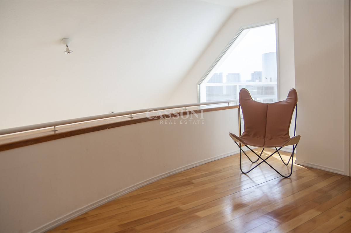 Apartamento ID.4940 - Espectacular Penthouse en venta a pasos del mar. 3 dormitorios + dependencia. Playa Brava.