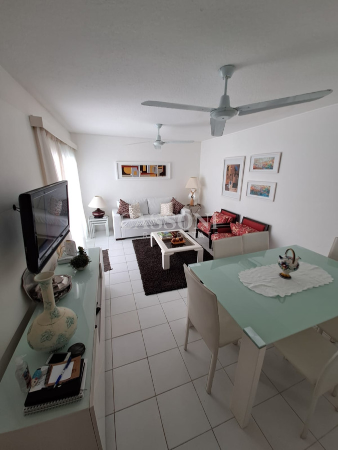 Apartamento ID.2380 - Apartamento en Venta de 1 dormitorio con Parrillero en Península , Punta del este 