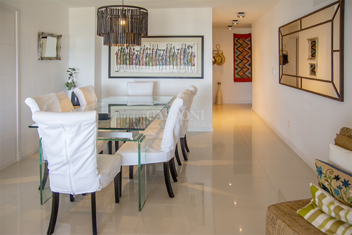 Apartamento ID.4949 - Apartamento en Venta de 3 dormitorios en Playa Brava , Punta del este 