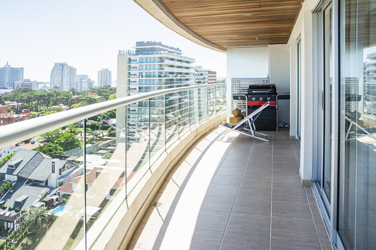 Apartamento ID.4949 - Apartamento en Venta de 3 dormitorios en Playa Brava , Punta del este 