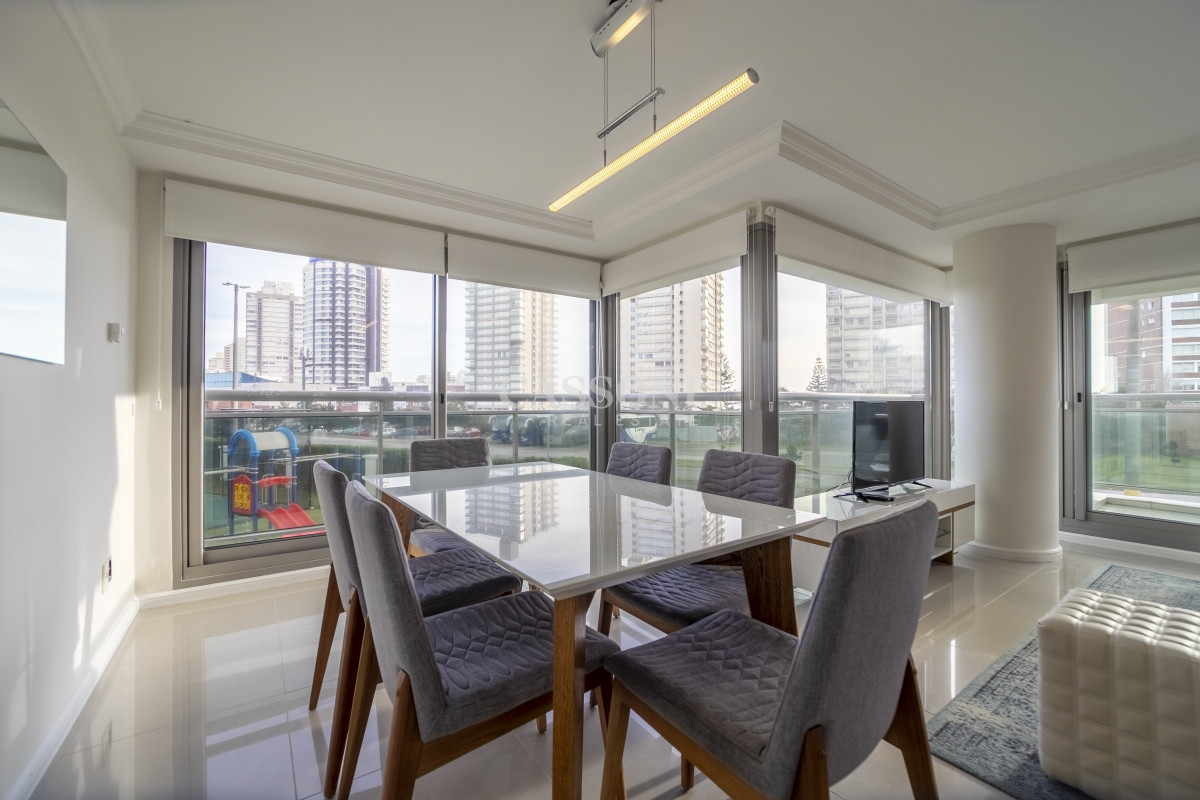 Apartamento ID.2392 - Vende departamento de 2 dormitorios en Brava, Punta del Este con hermosa vista