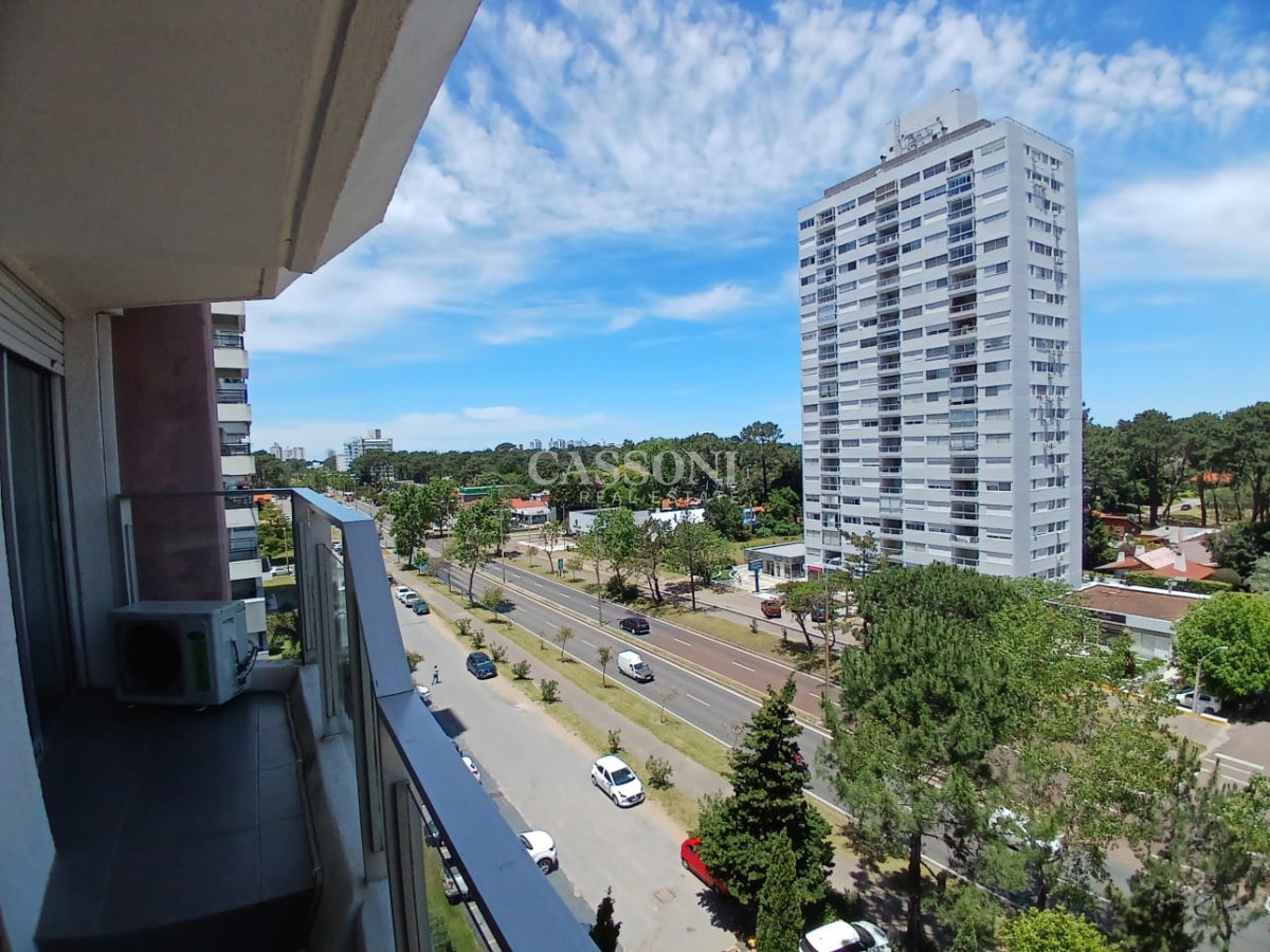 Apartamento ID.1957 - Apartamento en Venta de 2 dormitorios en Torre Marfil , Punta del este , Maldonado 