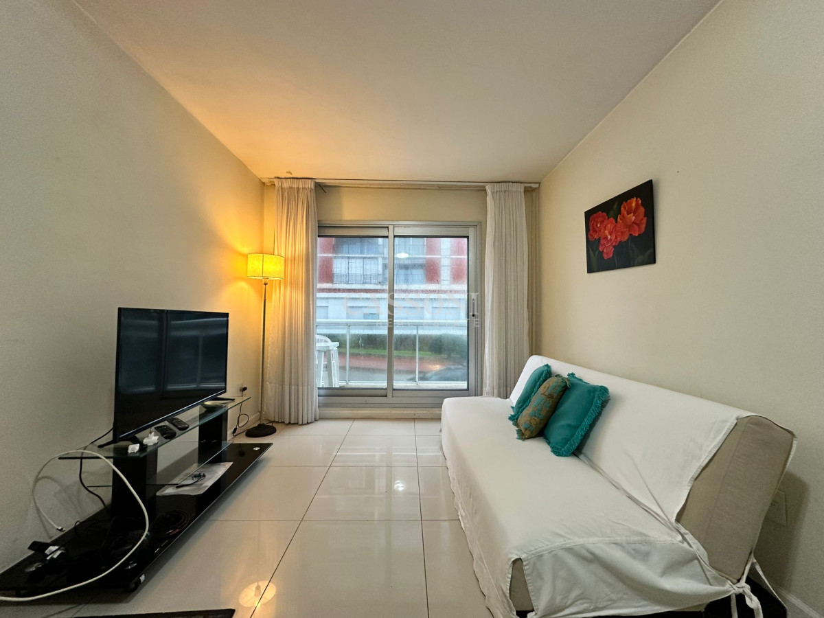 Apartamento ID.2367 - Apartamento en venta, 1 dormitorio en Península, Punta del Este