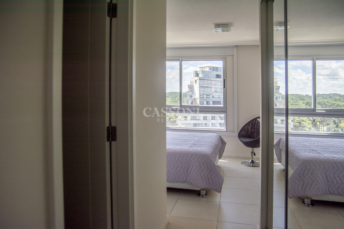 Apartamento ID.2029 - Apartamento de 3 dormitorios en Venta en Ocean Drive , Punta del este , Playa Brava 
