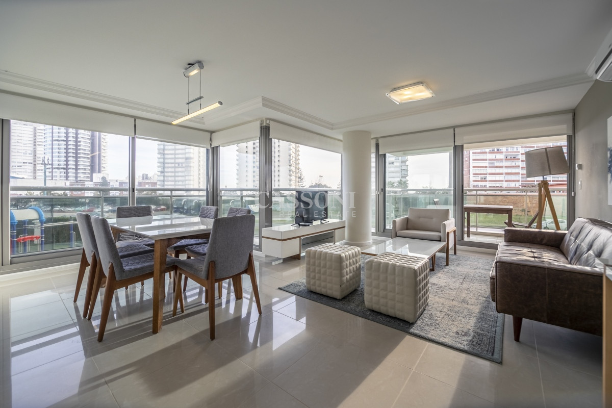 Apartamento ID.2392 - Vende departamento de 2 dormitorios en Brava, Punta del Este con hermosa vista