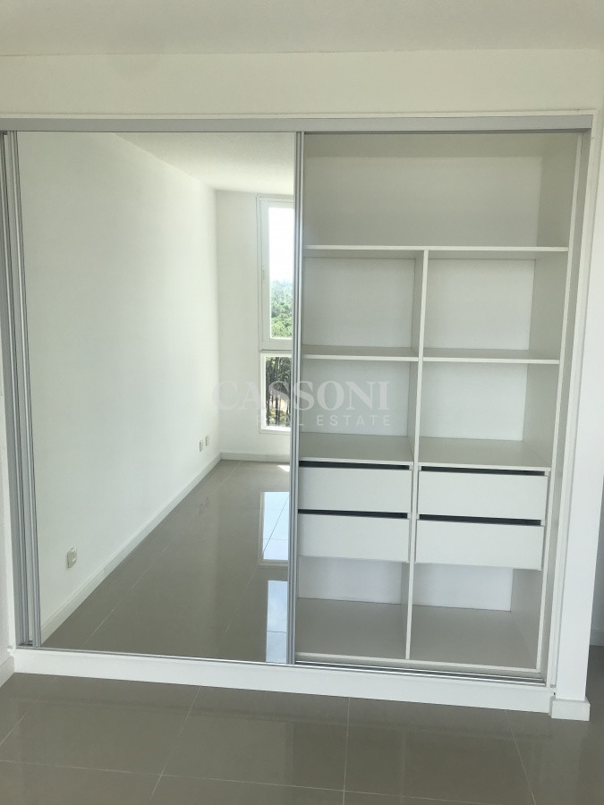 Apartamento ID.8265 - Apartamento en venta, Zona de Playa Brava.